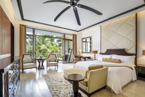 三亚亚龙湾瑞吉度假酒店