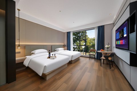 东江湖半岛假日酒店