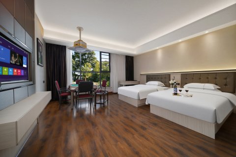 东江湖半岛假日酒店