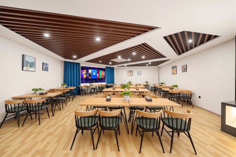 伊宁伊畔艺术酒店(伊犁河风景区店)