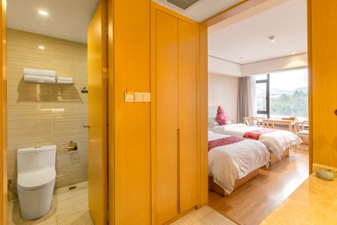 铂逸梦秦酒店(横店梦幻谷店)