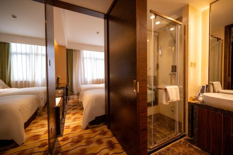 贵阳圣丰酒店(河滨公园甲秀楼店)