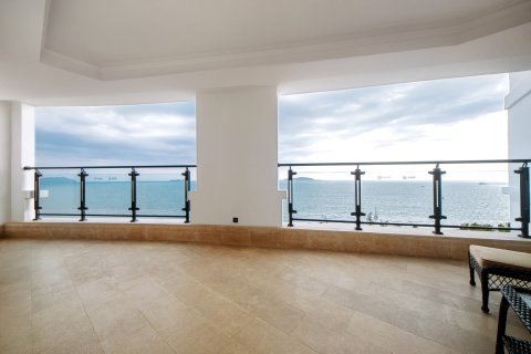 三亚湾希尔顿逸林酒店