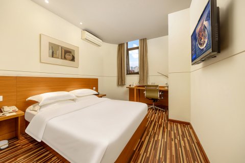 锦江之星酒店(成都宽窄巷子白果林地铁站店)