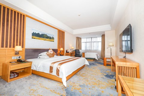 巴马华昱假日酒店