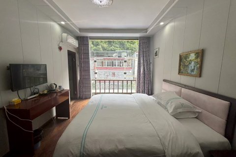 理县毕棚沟红叶山庄