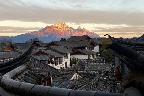 在山也·SANYEL日照金山观雪山古城全景美宿(丽江古城大水车店)