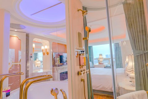 平湖白金汉爵大酒店