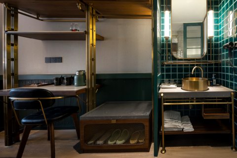 苏州石路地铁站山塘街厚居酒店