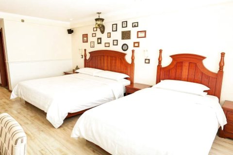 雅客小镇假日酒店(长春人民广场重庆路)