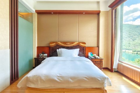 泸沽湖银湖岛大酒店