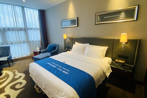 康年世嘉酒店(长沙万家丽广场人民东路地铁站店)