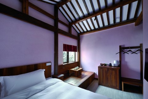 黟县无名初黑多白少民宿