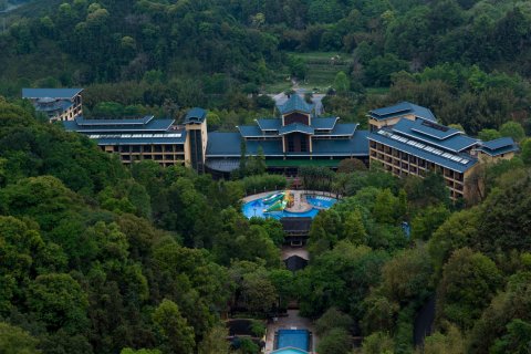 龙门地派温泉度假村