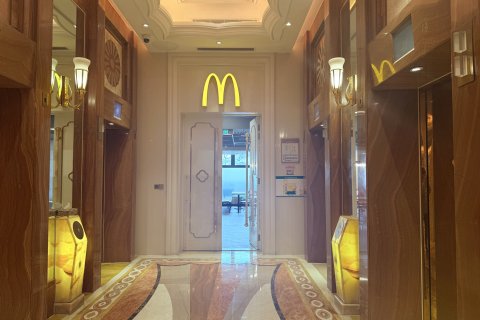 平湖白金汉爵大酒店