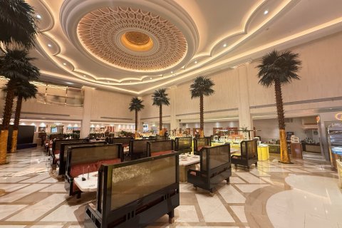 平湖白金汉爵大酒店