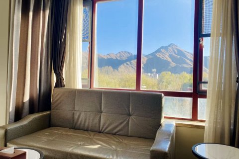 锦江之星酒店(上海大厦布达拉宫广场店)