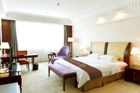 中威蓝海御华大饭店(无锡惠山万达广场店)