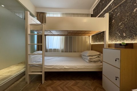 巴斯光年青旅（大连星海公园医大二院地铁站店）