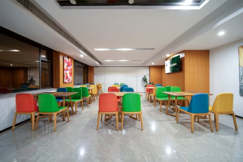 新西里国际酒店(玉林万达园博园店)