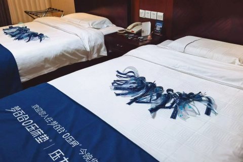 西山酒店(太原柳巷钟楼街店)