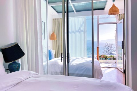 大理朋临居海景度假酒店(洱海生态廊道三圣岛店)