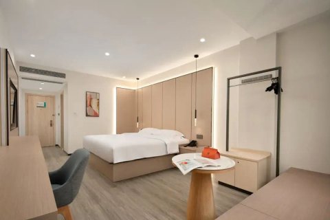 君子兰酒店(海口上邦百汇城王府井海垦广场店)