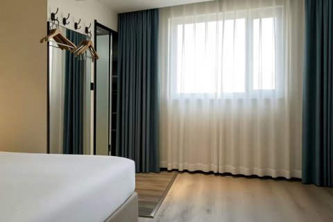 坤逸·精品酒店(兰州中山桥西关地铁站店)