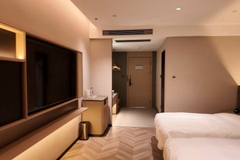 H慕枫酒店(许昌六一路胖东来时代广场店)