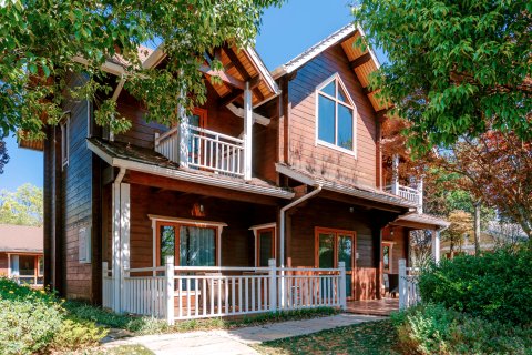 弥勒太平湖森林木屋酒店