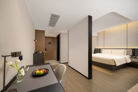 黄山屯溪新安江畔亚朵酒店