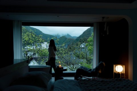 栖溪里·Surround山野溯溪·私汤设计师美墅(泾县月亮湾风景区店)