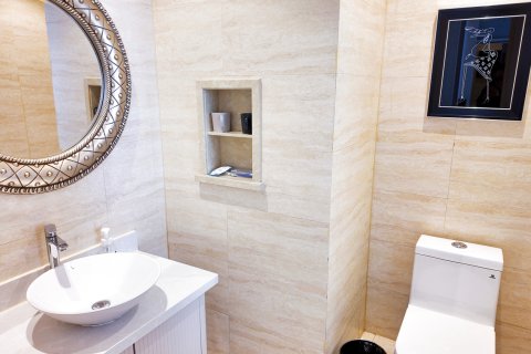 银河汇酒店(长春火车站砂之船中东奥莱店)