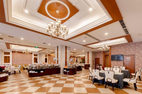 成都金府华美达大酒店（欢乐谷新桥地铁站店）