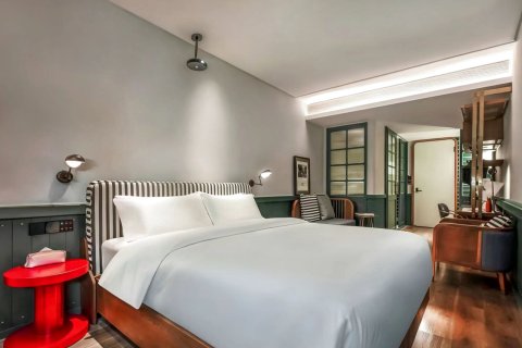 苏州石路地铁站山塘街厚居酒店