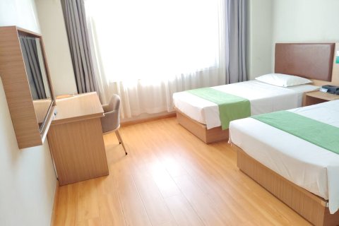格林豪泰酒店(吉木萨尔准东五彩湾政务中心智选店)