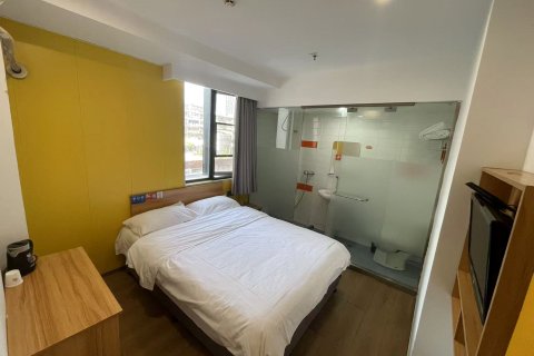 布丁严选酒店(宁波火车站大卿桥地铁站店)