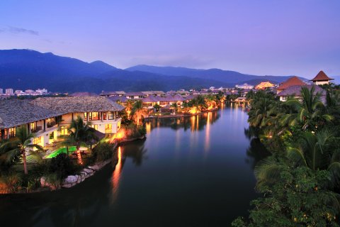 三亚亚龙湾五号度假别墅酒店