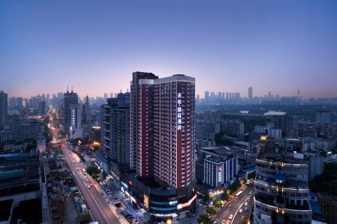 长沙天佑·喆菲酒店(五一广场长沙火车站地铁站店)