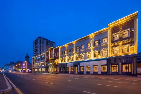 雅客小镇假日酒店(长春人民广场重庆路)