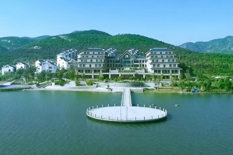 五莲松月湖大酒店