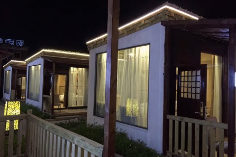 新都桥星梦酒店