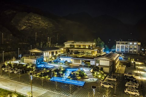冶力关阿玛周措度假民宿