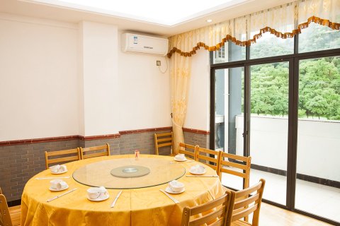 罗浮山食为先酒店