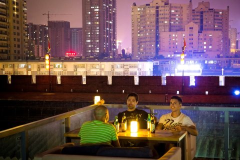 阅城瓦舍旅行酒店(西安钟鼓楼南门店)