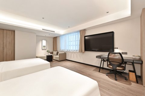 大连中山广场亚朵酒店