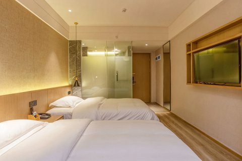 广州火车站微八逸居酒店(白云世界皮具贸易中心店)