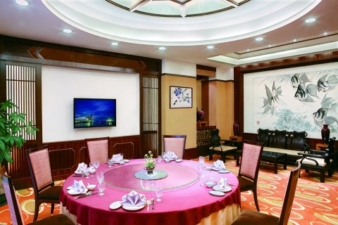 汕头君华海逸酒店(龙眼南路美食街万象城店)