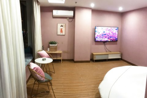 铂睿酒店(化州火车站店)