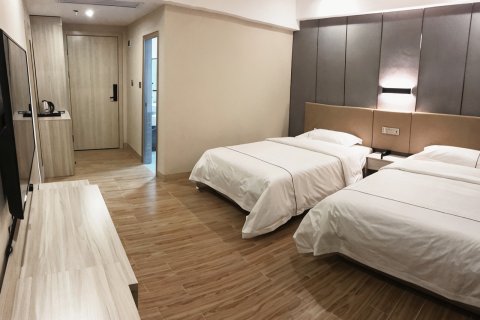 铂睿酒店(化州火车站店)